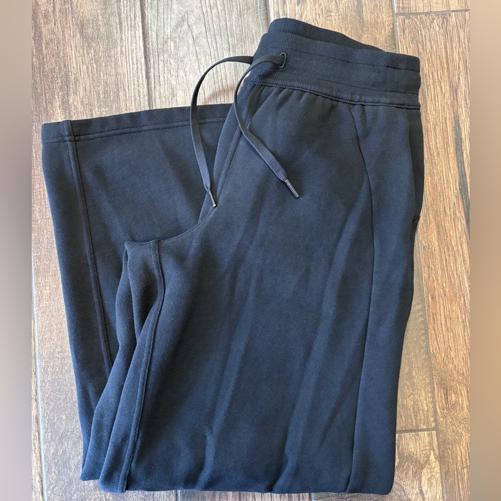 lululemon Scuba Mid-rise Wide-leg Pant - Picture 10 of 15